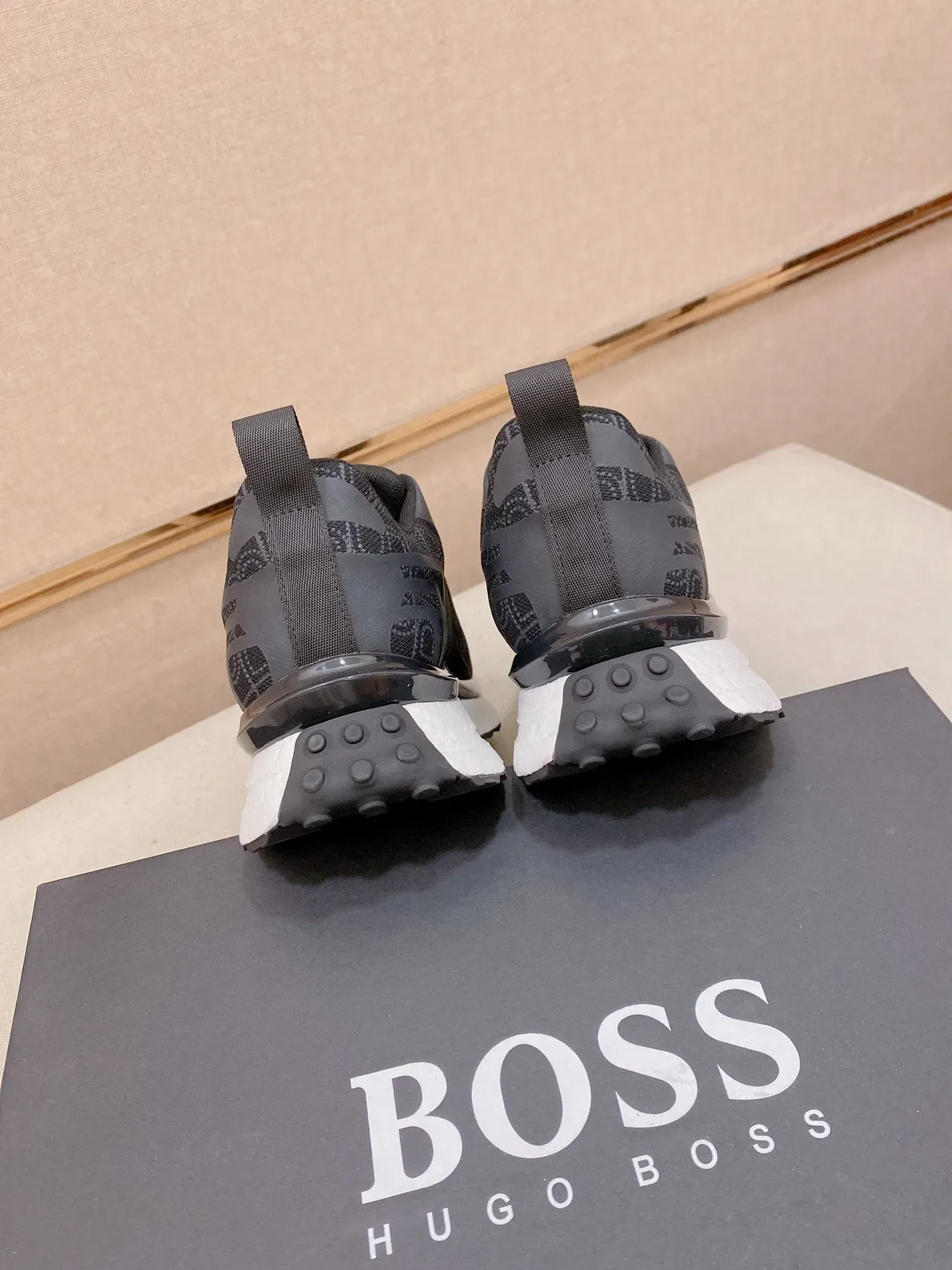 Hugo Boss Chaussures Lifestyle Noir et Or avec Upper en Knit et Logo Bold 8