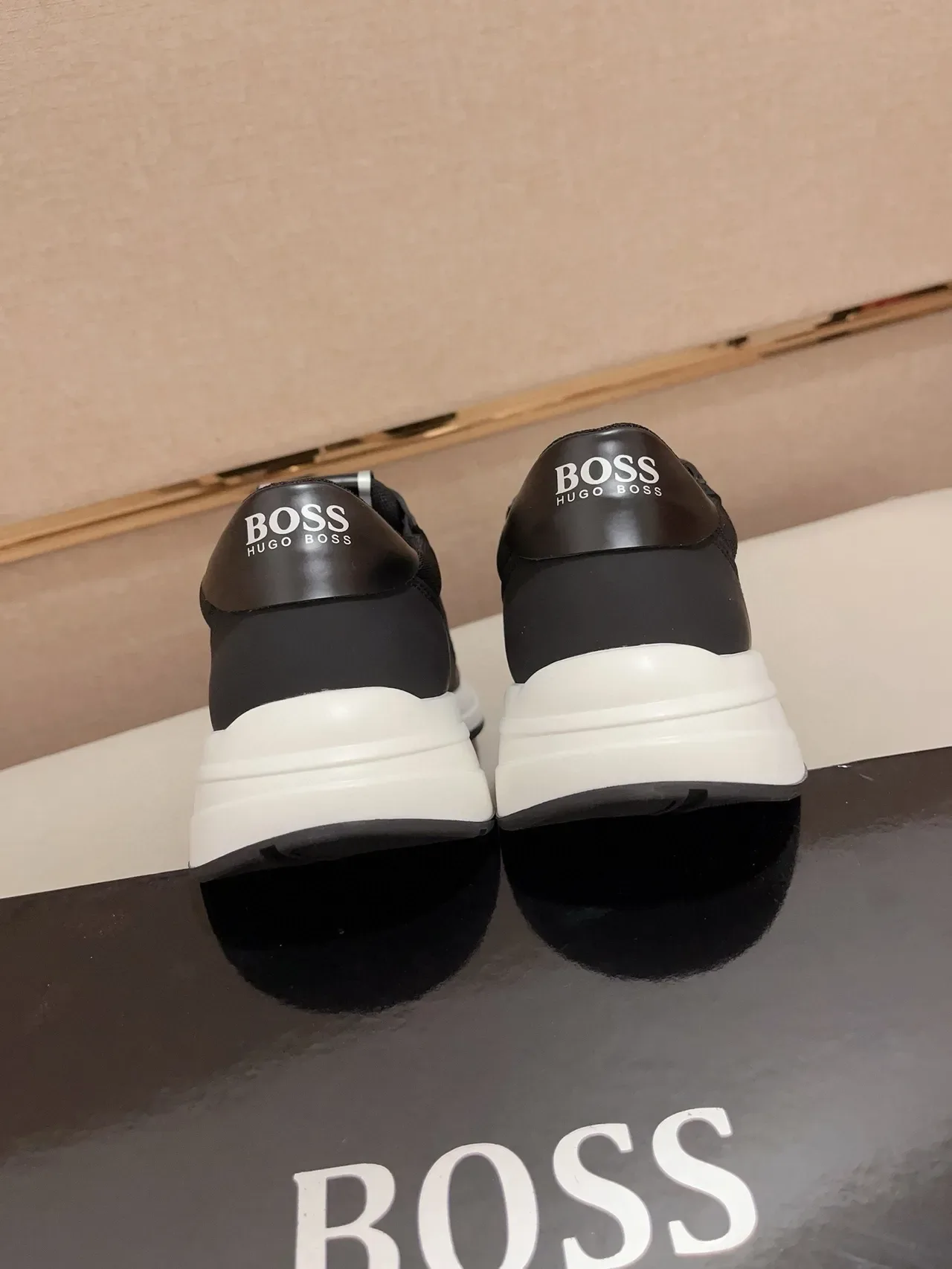 Hugo Boss Tênis Lifestyle Pretos Brancos Malha e Sintético Solado Plataforma Multicamadas 8