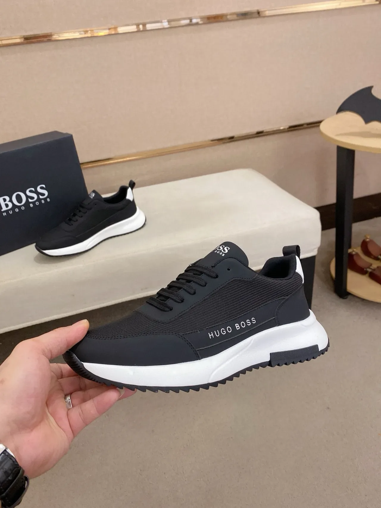Hugo Boss Sneakers Lifestyle Noir Blanc avec Upper Mesh-Synthetic Contraste Midsole 3