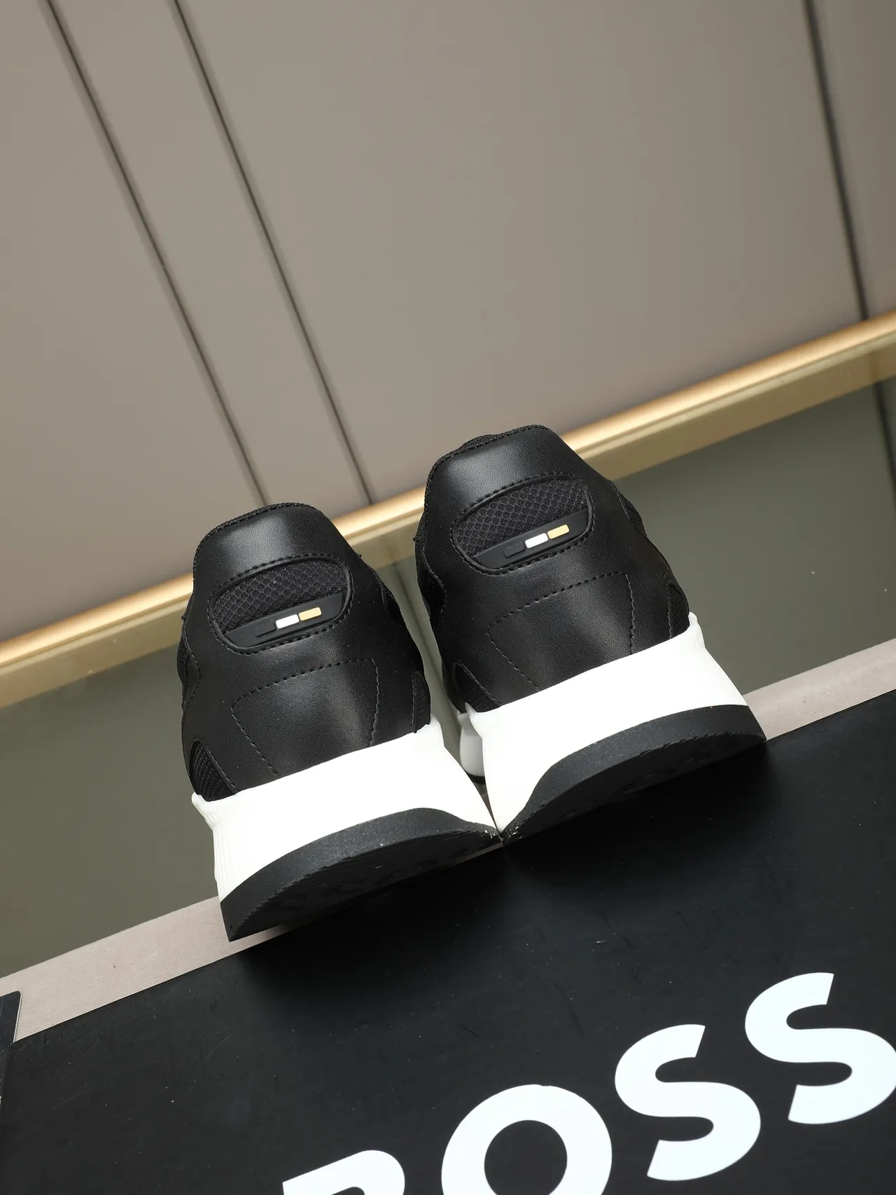 Hugo Boss Preto Branco Couro Perfurado Sola Plataforma Lifestyle Sneakers 4