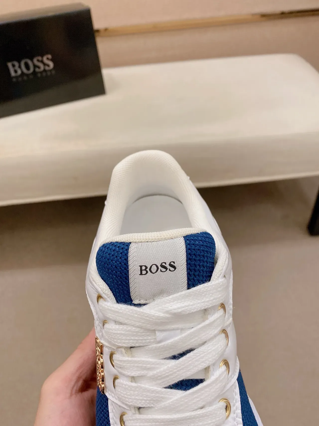 Hugo Boss Bleu Blanc Asymétrique Color-Blocked Empiègne Matériau doré Chaussures lifestyle 4