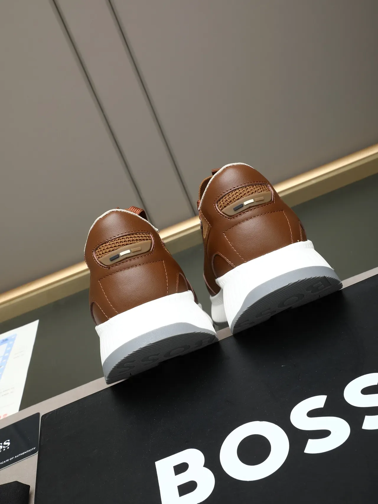 Hugo Boss Sneakers Lifestyle en Tricot et Cuir Marron 3