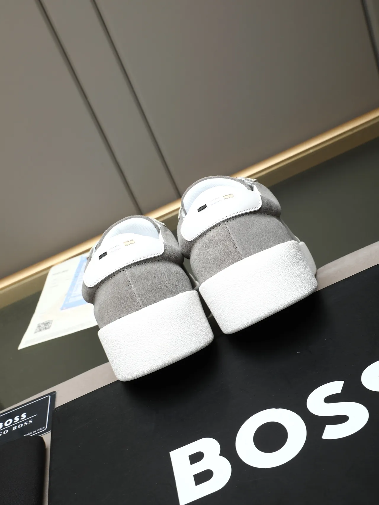 Hugo Boss tênis lifestyle de plataforma em couro e camurça bicolor 3