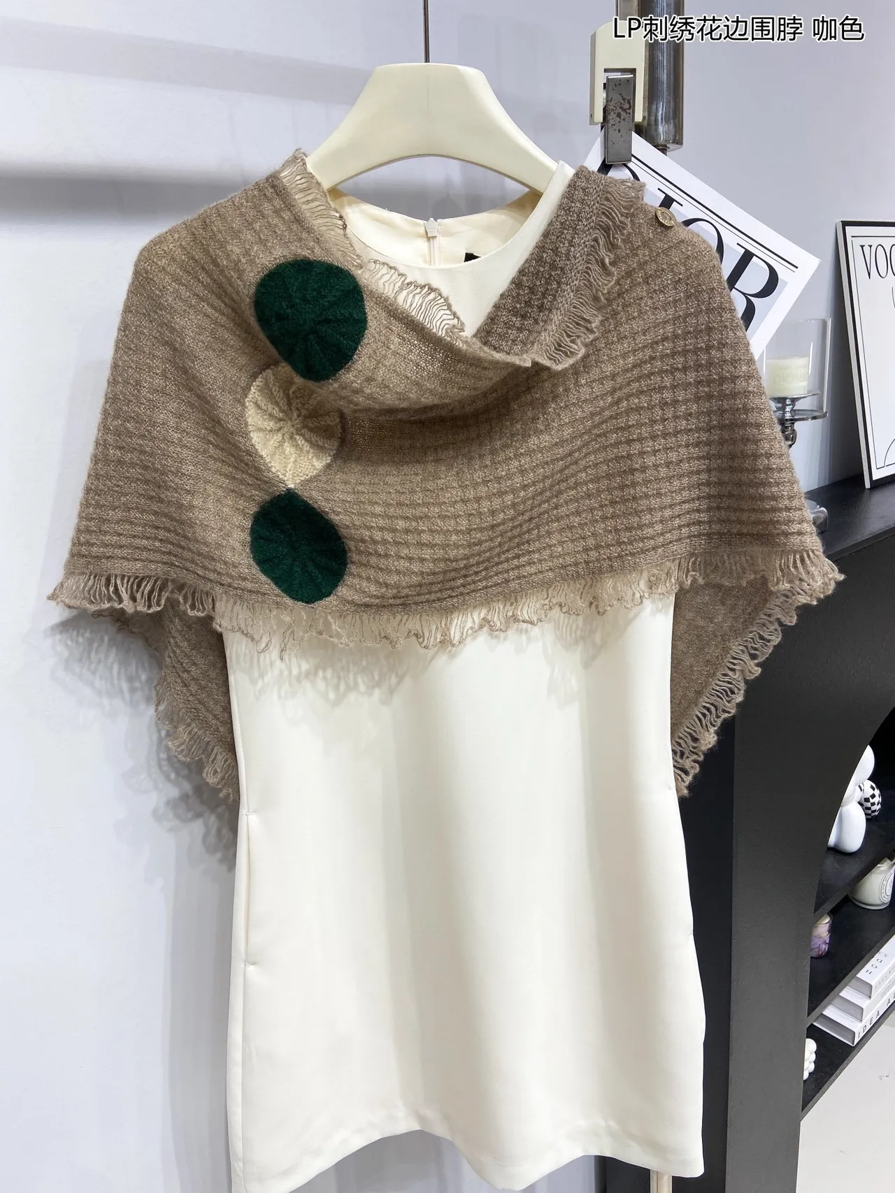 Loro Piana Écharpe Marron Vert Motifs Floraux Broderies ourlet frangé 4