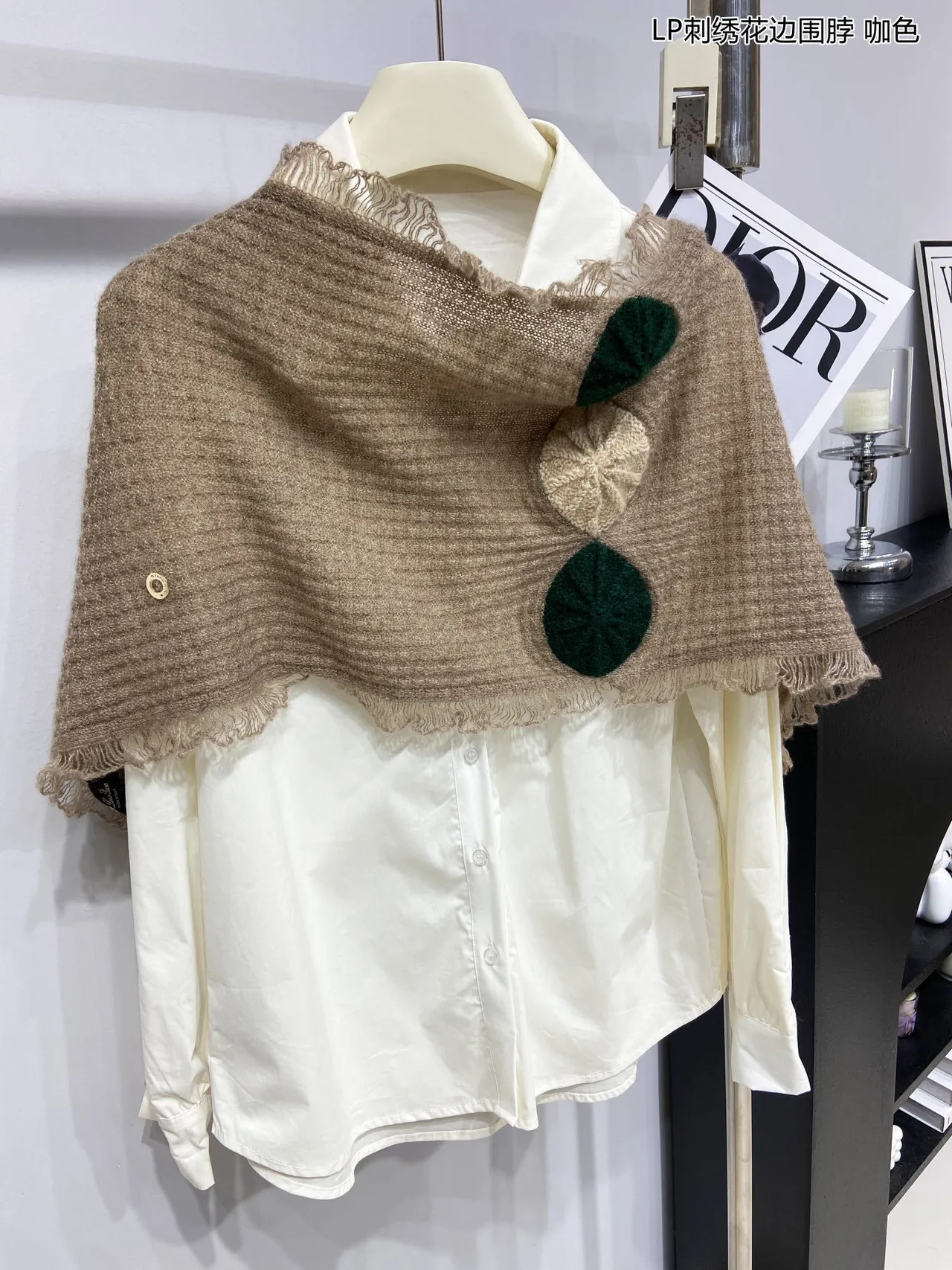 Loro Piana Écharpe Marron Vert Motifs Floraux Broderies ourlet frangé 5