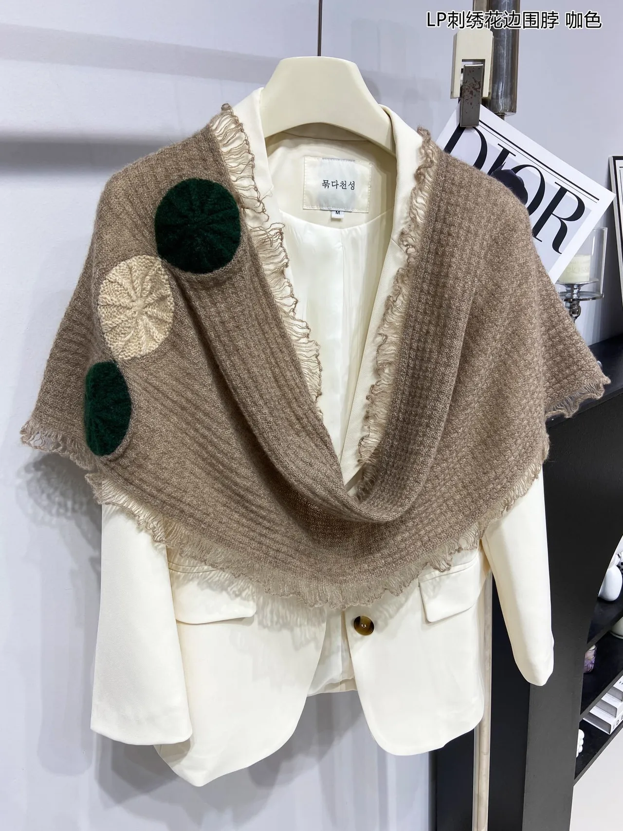 Loro Piana Écharpe Marron Vert Motifs Floraux Broderies ourlet frangé 7