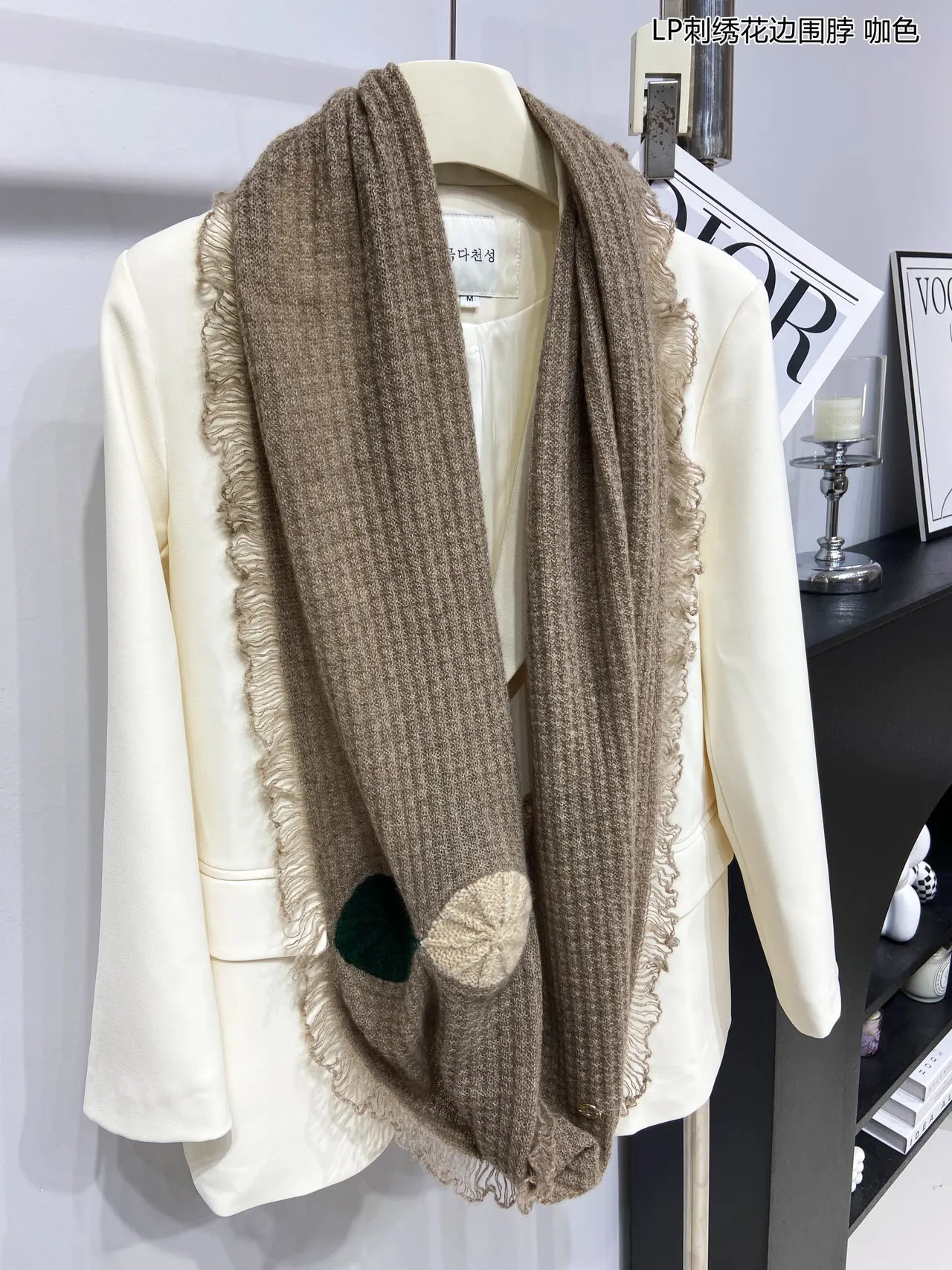 Loro Piana Écharpe Marron Vert Motifs Floraux Broderies ourlet frangé 8