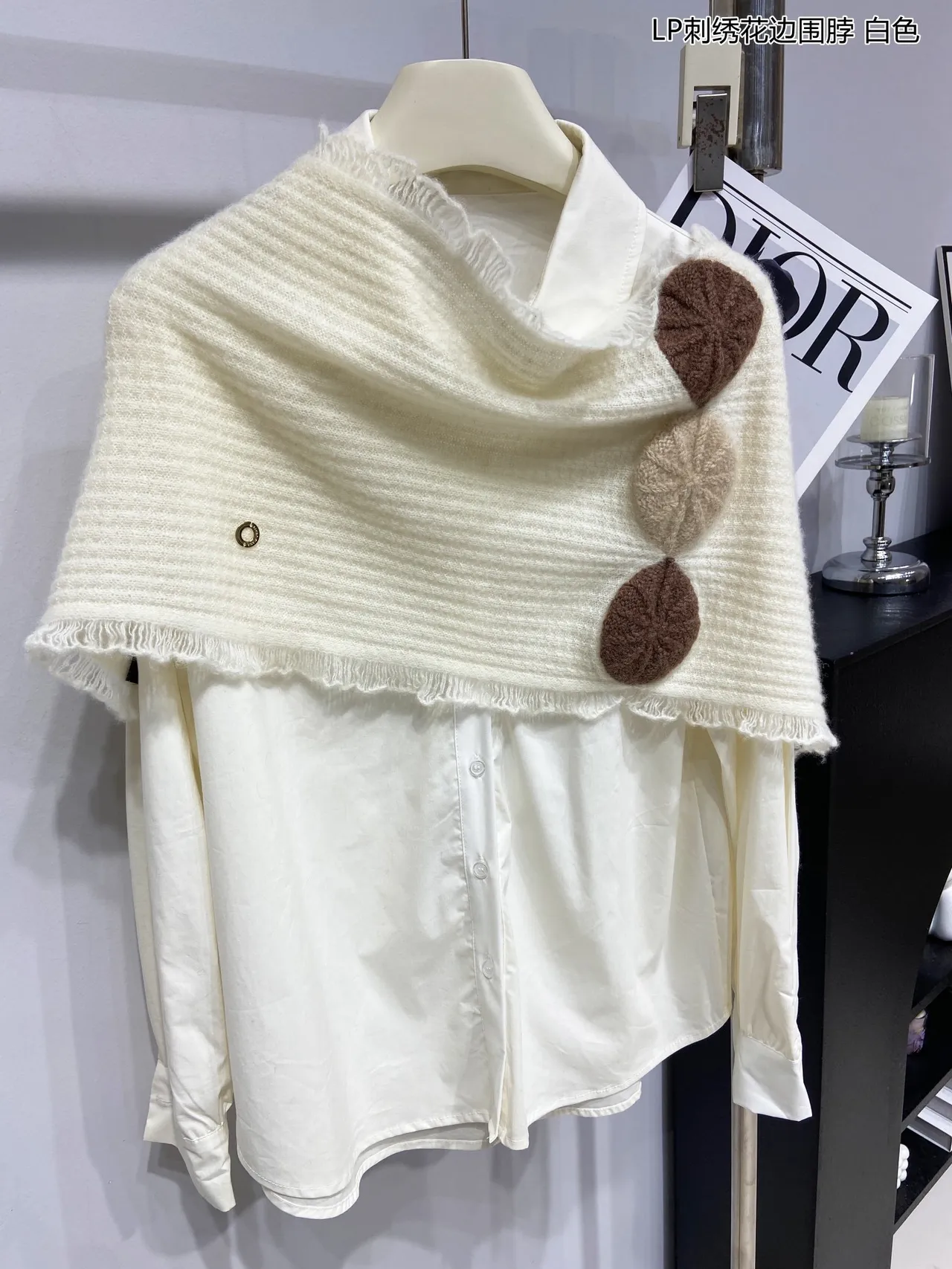 Loro Piana écharpe motif de feuille brodée motifs blancs marrons bord frangé écharpe en cachemire 6