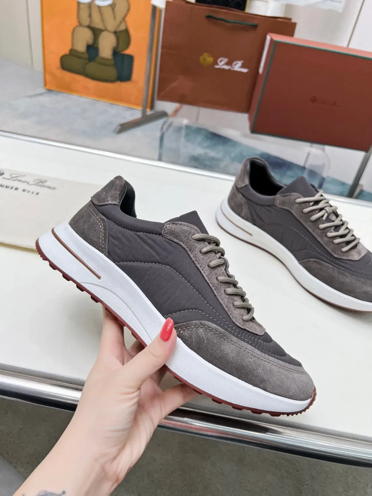 Loro Piana Chaussures lifestyle en daim gris et nylon 2