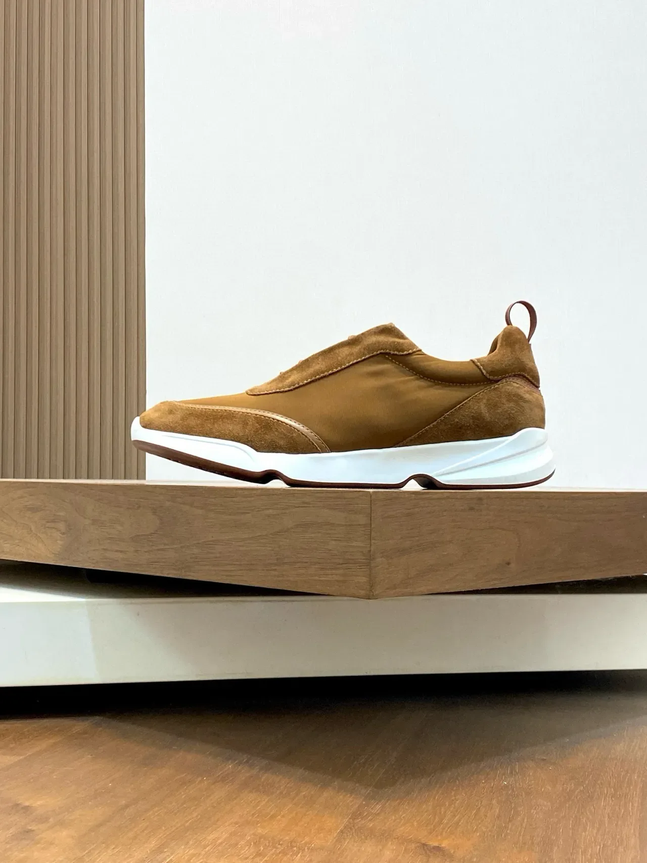 Loro Piana Chaussures Lifestyle en Suède et Textile de couleur Tan 3