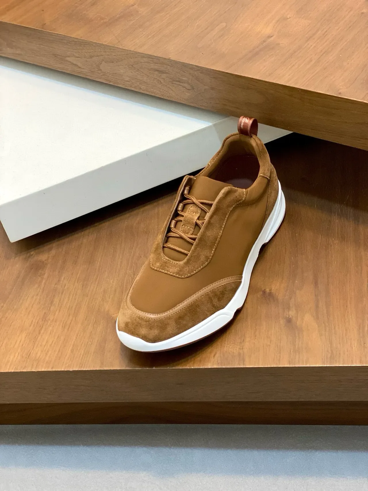 Loro Piana Chaussures Lifestyle en Suède et Textile de couleur Tan 6