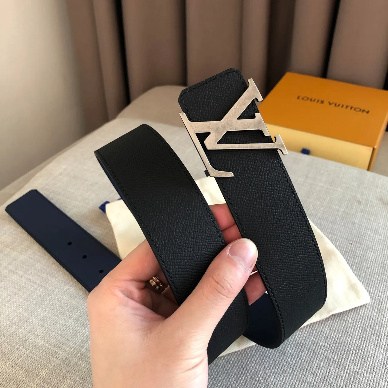 Louis Vuitton 40mm Smooth Black Navy Grain Two-Tone Leather Belt 4