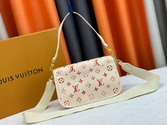 Louis Vuitton Baguette Beige Rouge Monogram-Printed Sac messager à flap-top 3