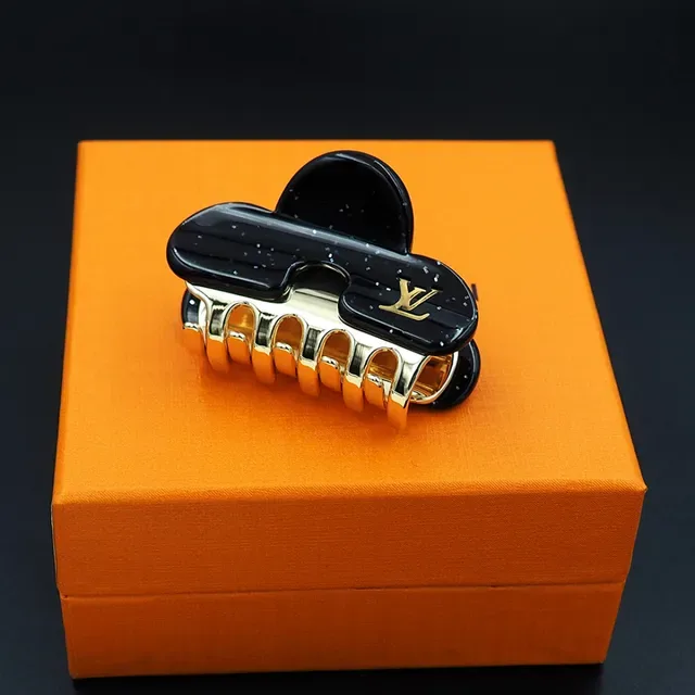 Louis Vuitton Black Gold Cloud-Shaped Resin-and-Metal Jewelry 6