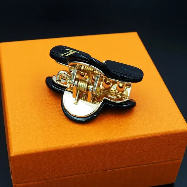 Louis Vuitton Black Gold Cloud-Shaped Resin-and-Metal Jewelry 11