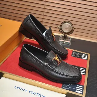Louis Vuitton কালো সোনালি পেবল্ড লেদার মেটাল LV লোগো হার্ডওয়্যার লোফার