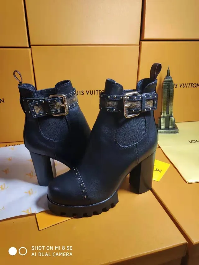 Botas de tornozelo Louis Vuitton Preto Monograma Cinto com fivela Sola Chunky Lug 2