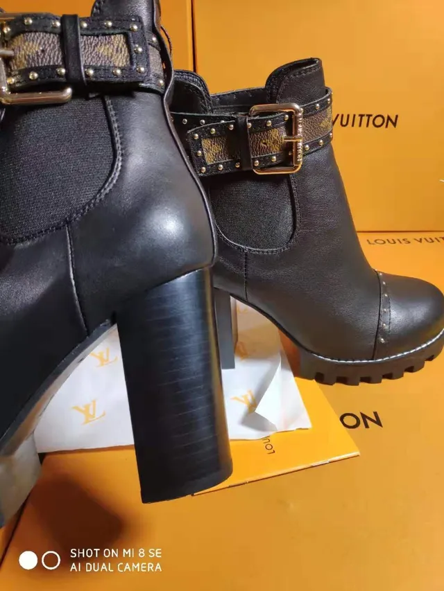 Botas de tornozelo Louis Vuitton Preto Monograma Cinto com fivela Sola Chunky Lug 3