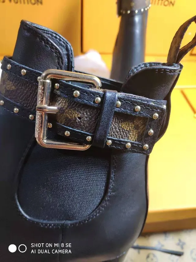 Botas de tornozelo Louis Vuitton Preto Monograma Cinto com fivela Sola Chunky Lug 4