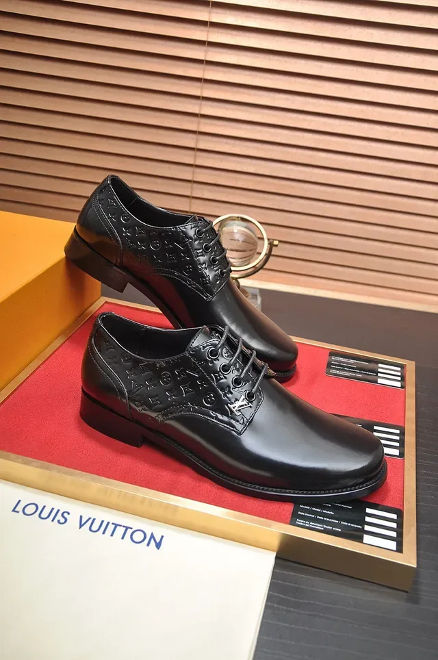 Louis Vuitton Chaussures Oxford en Cuir Poli Noir à Embout Rond 3