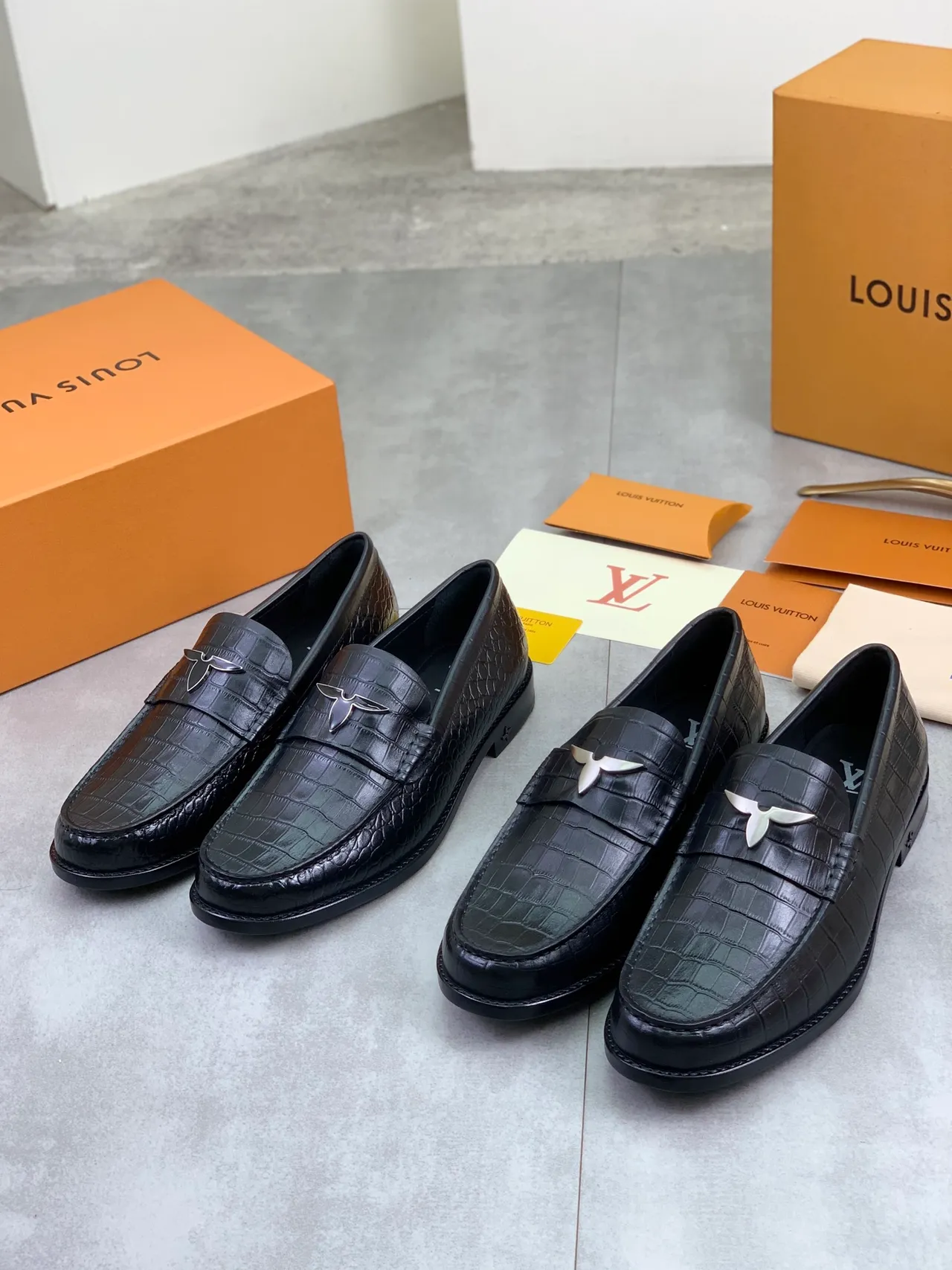 Louis Vuitton Black Silver Crocodile-Embossed Leather Metal Flower Buckle Loafer 2