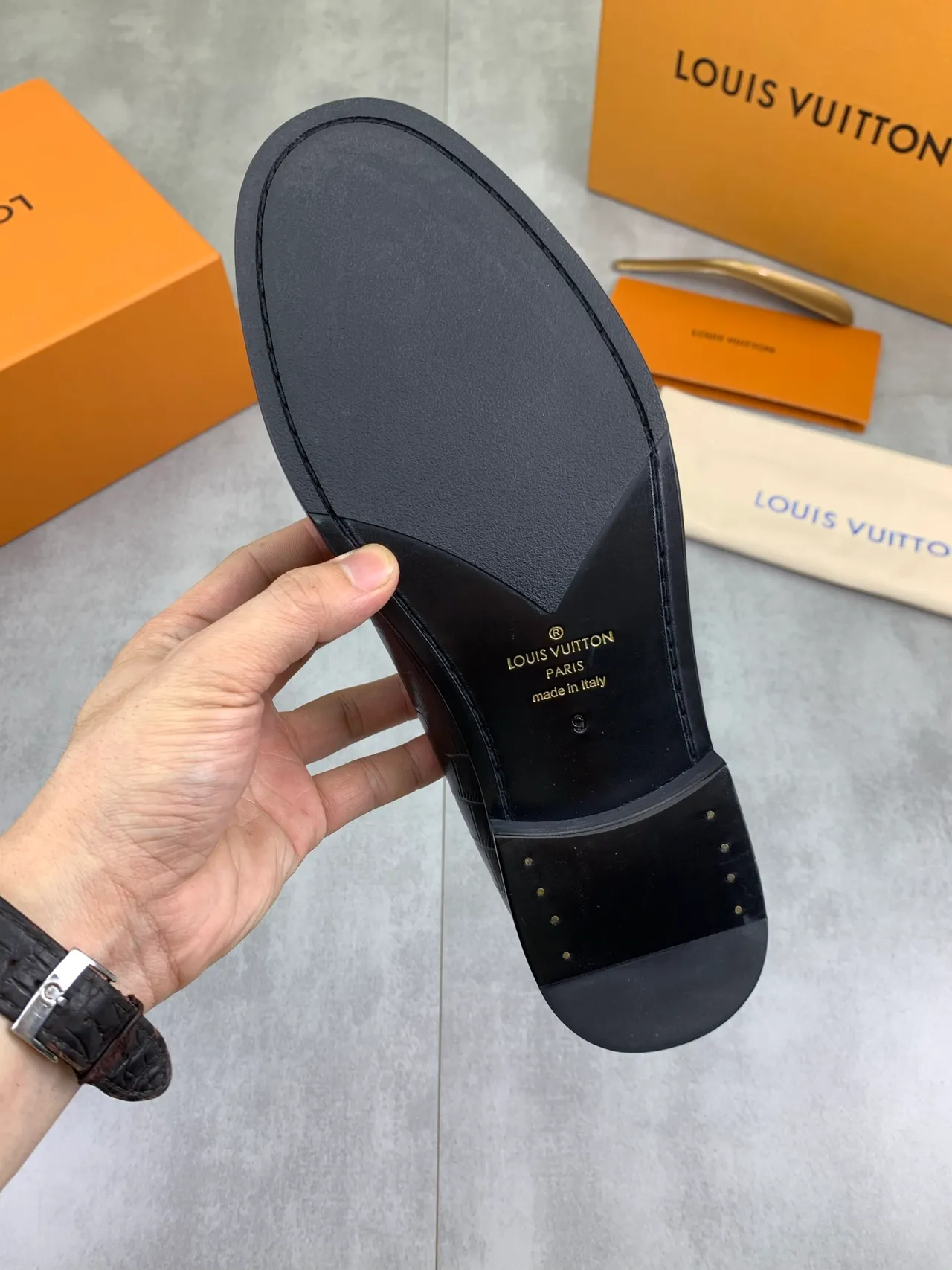 Louis Vuitton Black Silver Crocodile-Embossed Leather Metal Flower Buckle Loafer 4