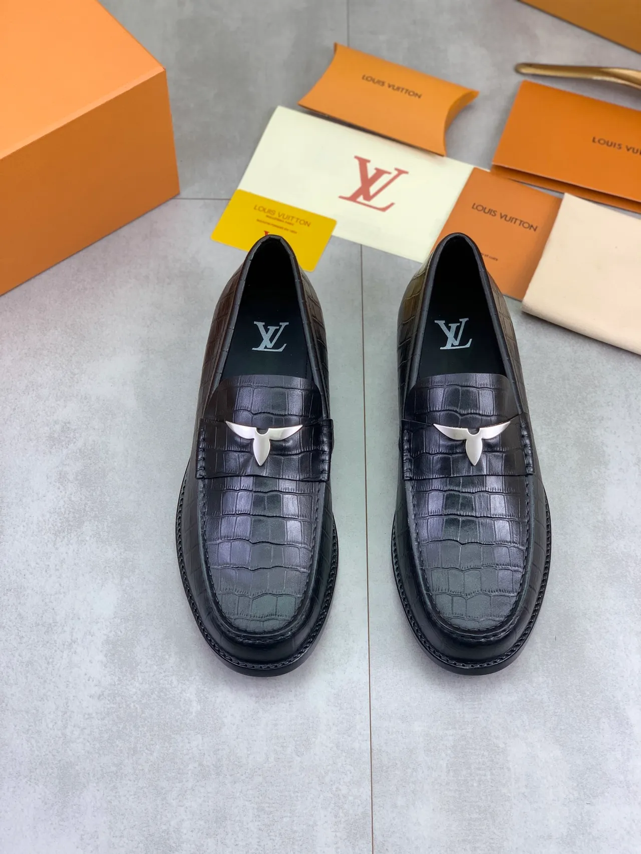 Louis Vuitton Black Silver Crocodile-Embossed Leather Metal Flower Buckle Loafer 5