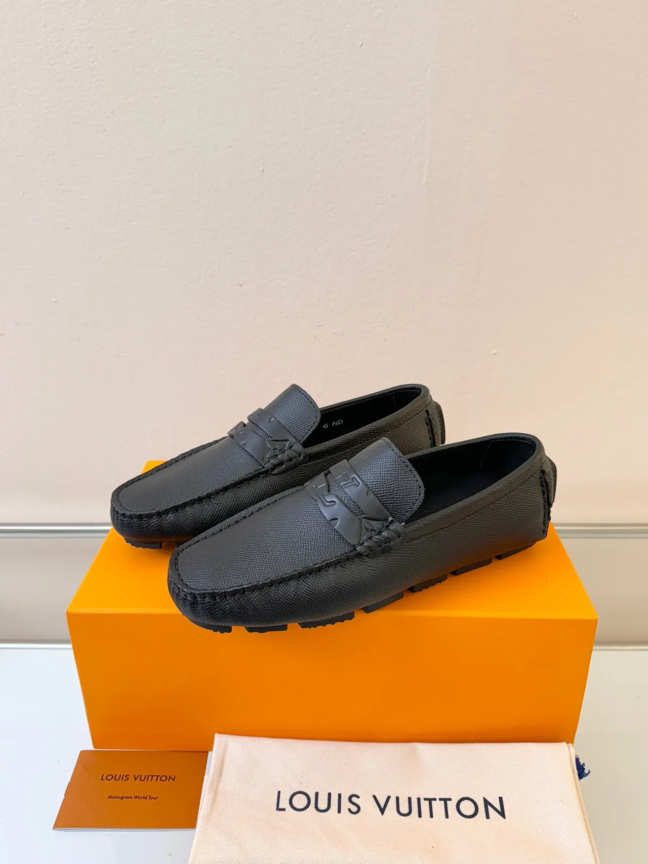 Louis Vuitton Black Textured Grained Leather Moc-Toe Stitching Loafer 2