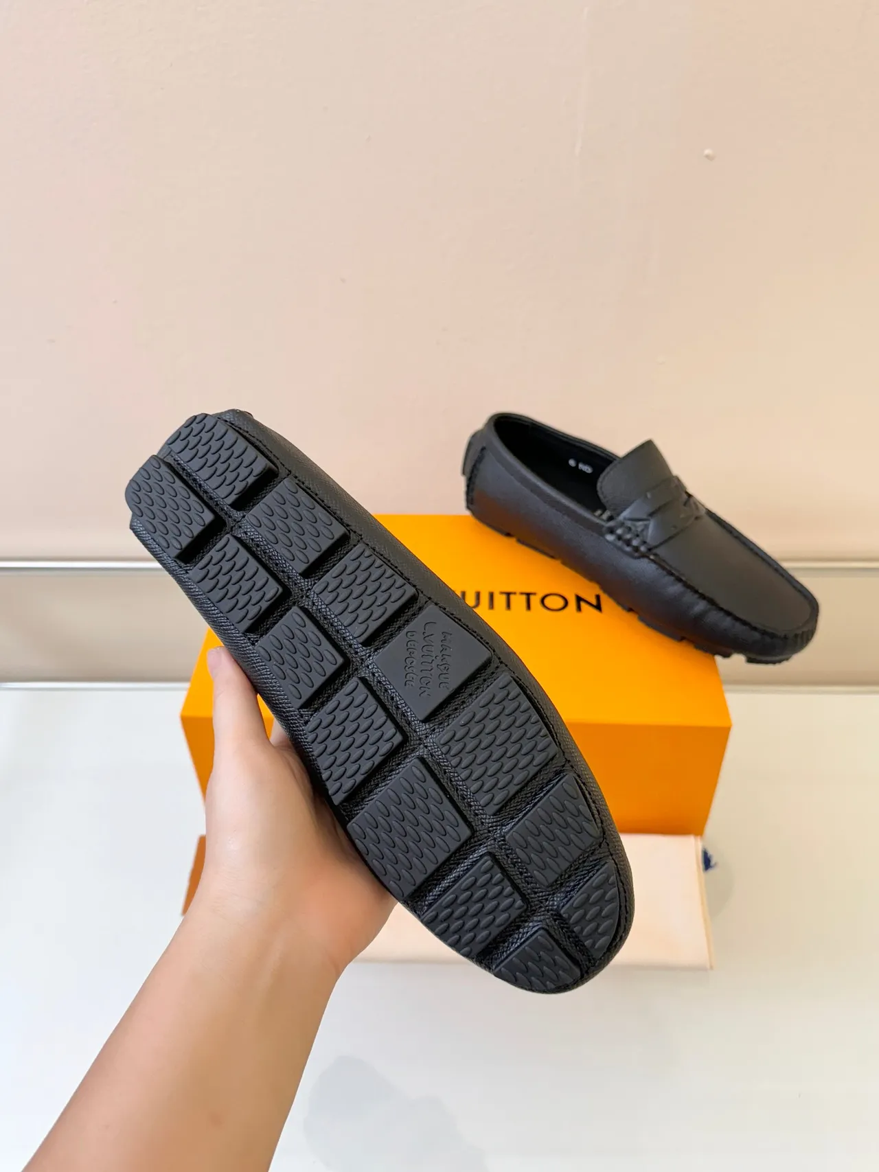 Louis Vuitton Black Textured Grained Leather Moc-Toe Stitching Loafer 5