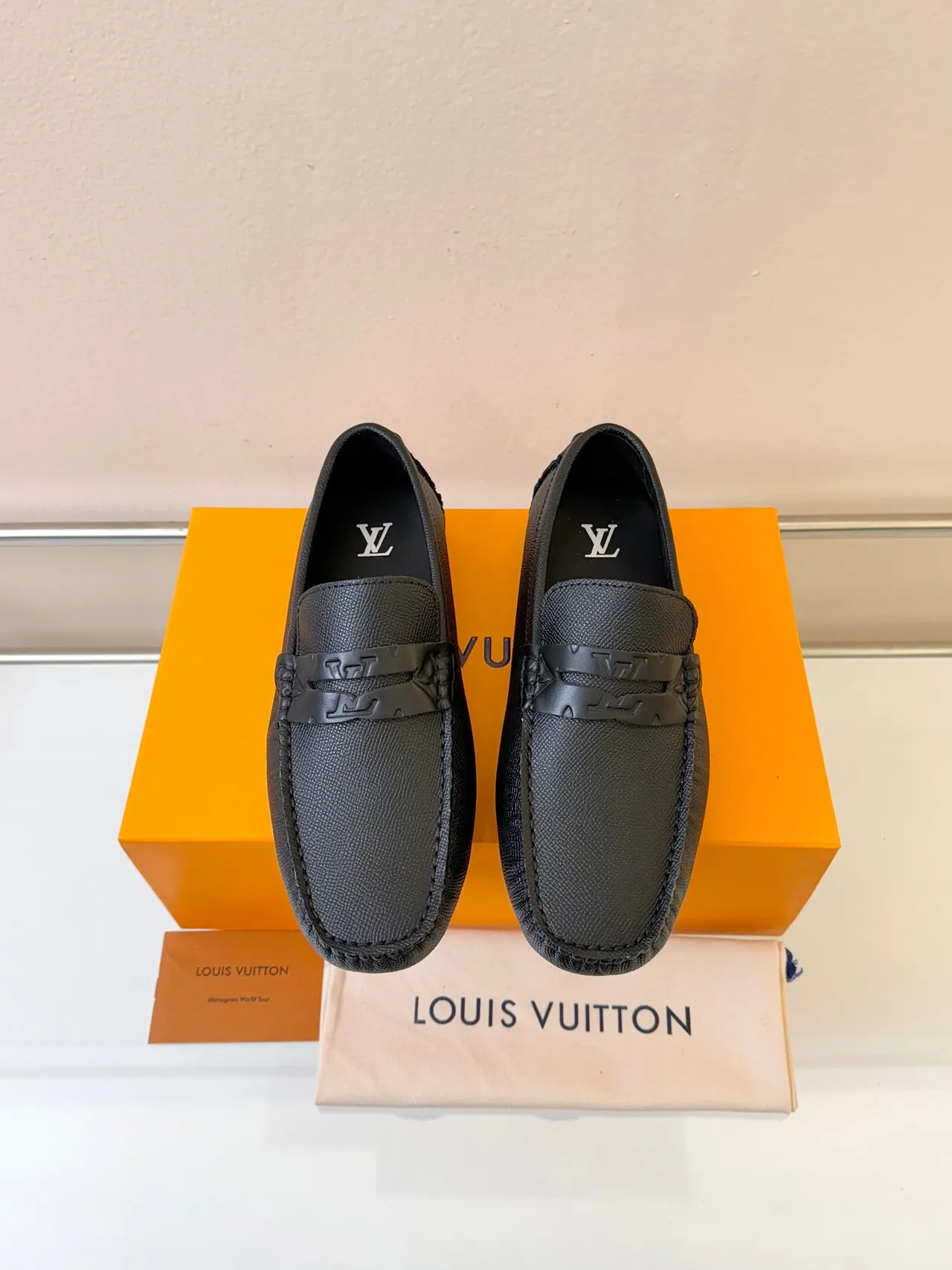 Louis Vuitton Black Textured Grained Leather Moc-Toe Stitching Loafer 6