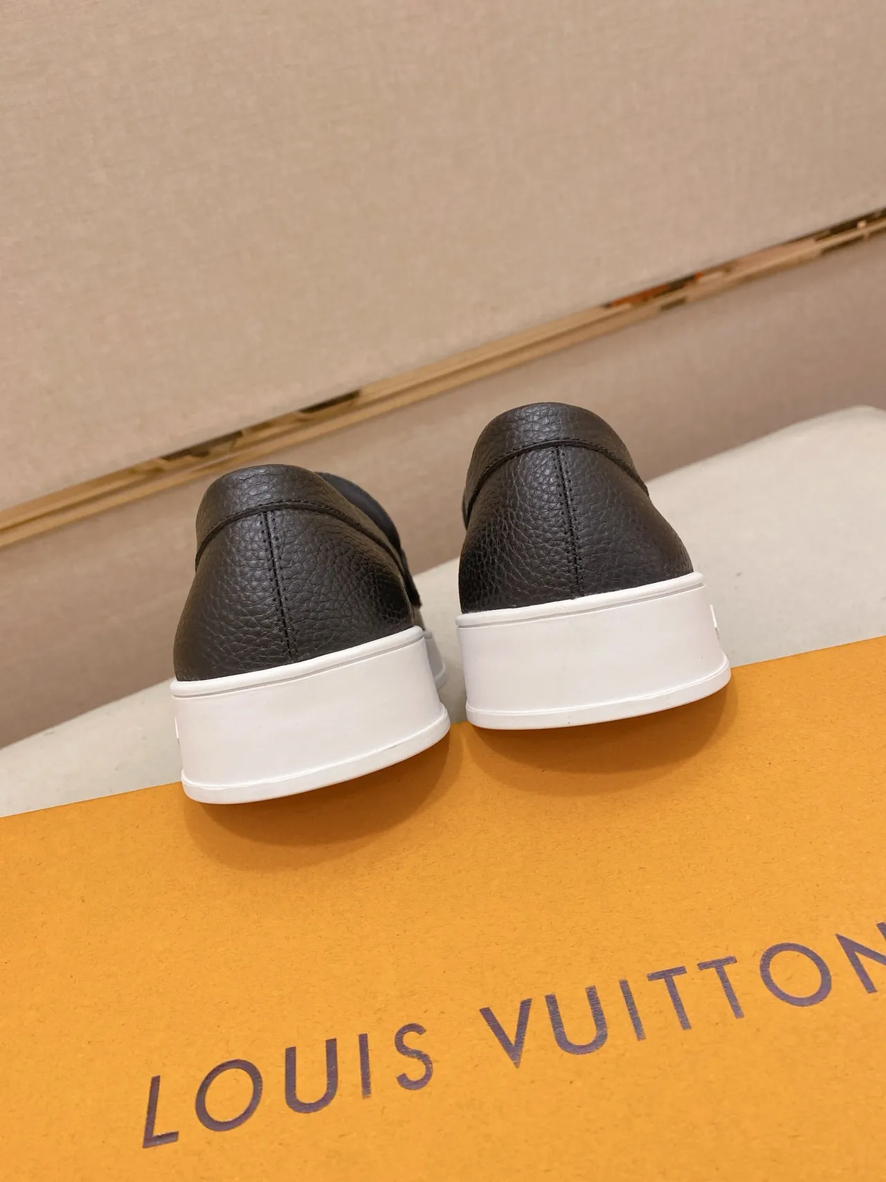 Louis Vuitton Black White Pebbled Leather Platform Sole Loafer 4