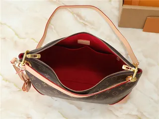 Louis Vuitton حقيبة يد بني وبيج مطبوعة شكل هوبو سلوجي 2