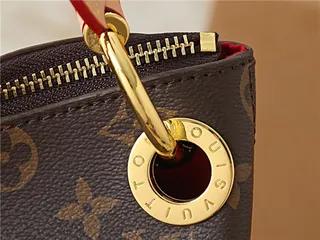 Louis Vuitton حقيبة يد بني وبيج مطبوعة شكل هوبو سلوجي 13