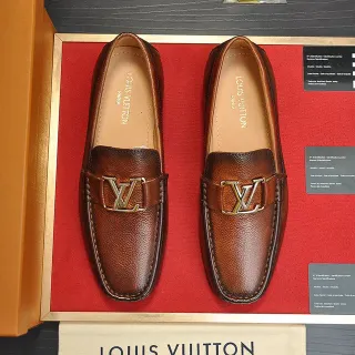 Louis Vuitton 棕褐粒面皮革金属LV扣乐福鞋
