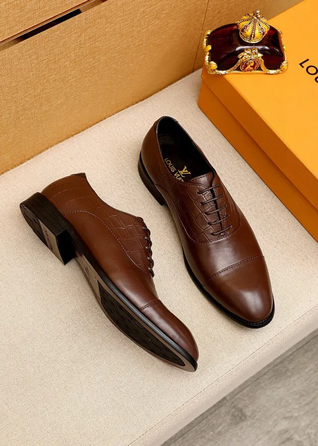 Louis Vuitton chaussures Oxford à bout cap marron croc embossé 4