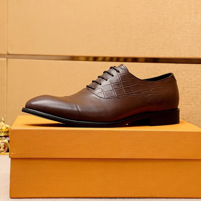 Louis Vuitton chaussures Oxford à bout cap marron croc embossé 6