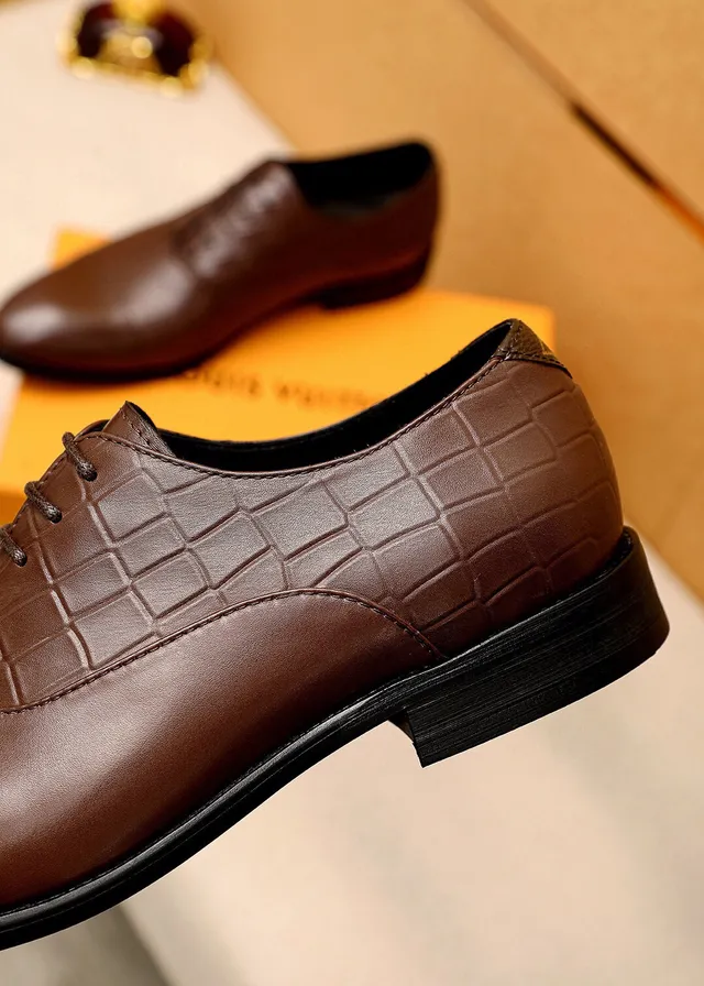 Louis Vuitton chaussures Oxford à bout cap marron croc embossé 7