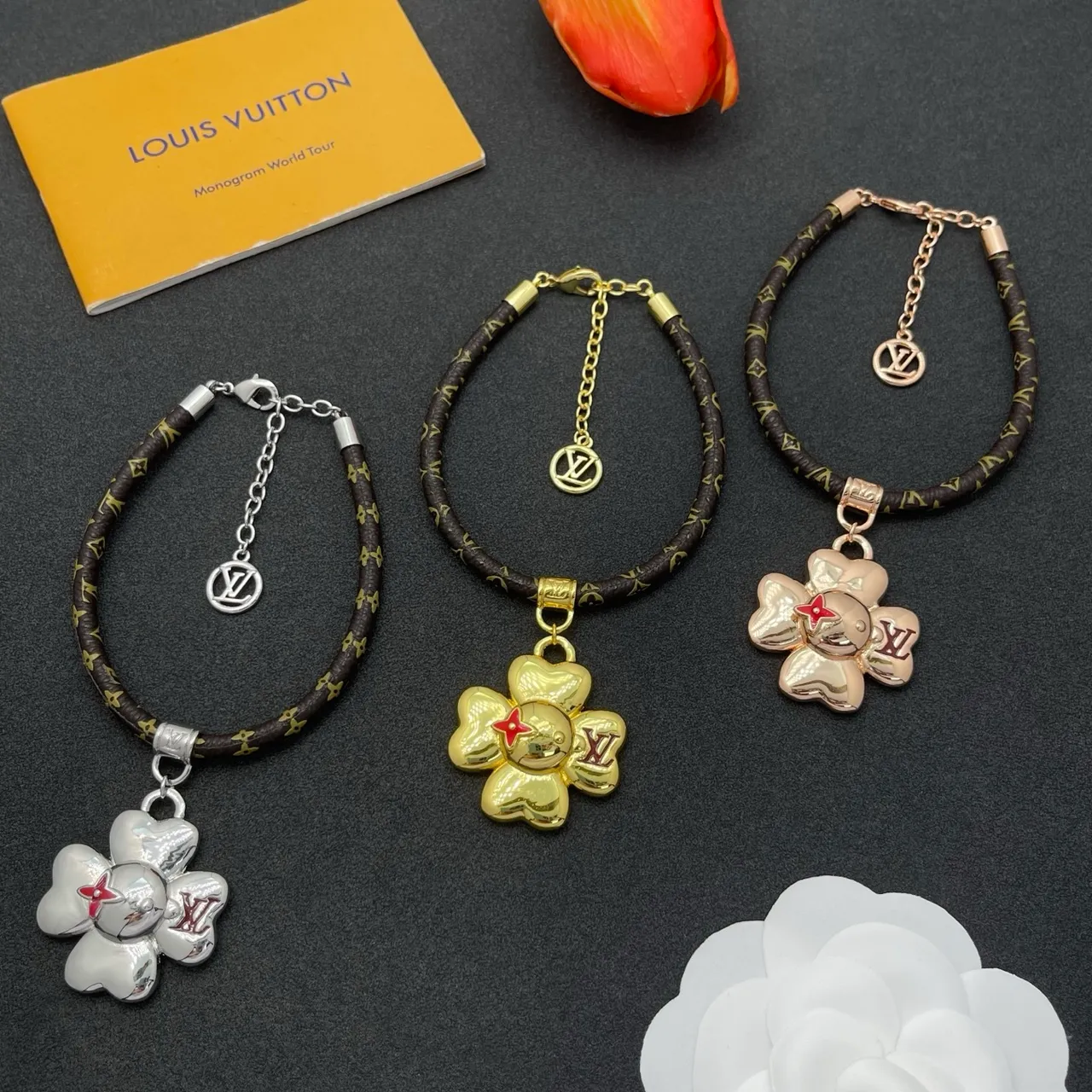 Louis Vuitton Marron Doré Tressé Monogram Cuir Cordon Métal Hardware Bracelet 2