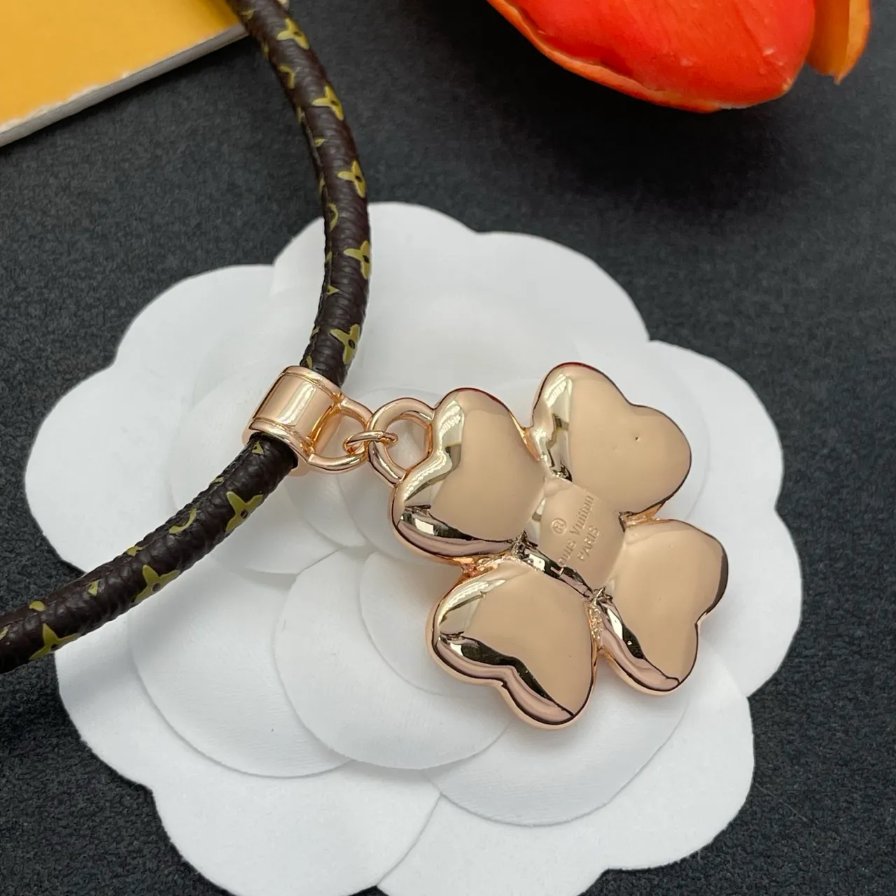 Louis Vuitton Marron Doré Tressé Monogram Cuir Cordon Métal Hardware Bracelet 3