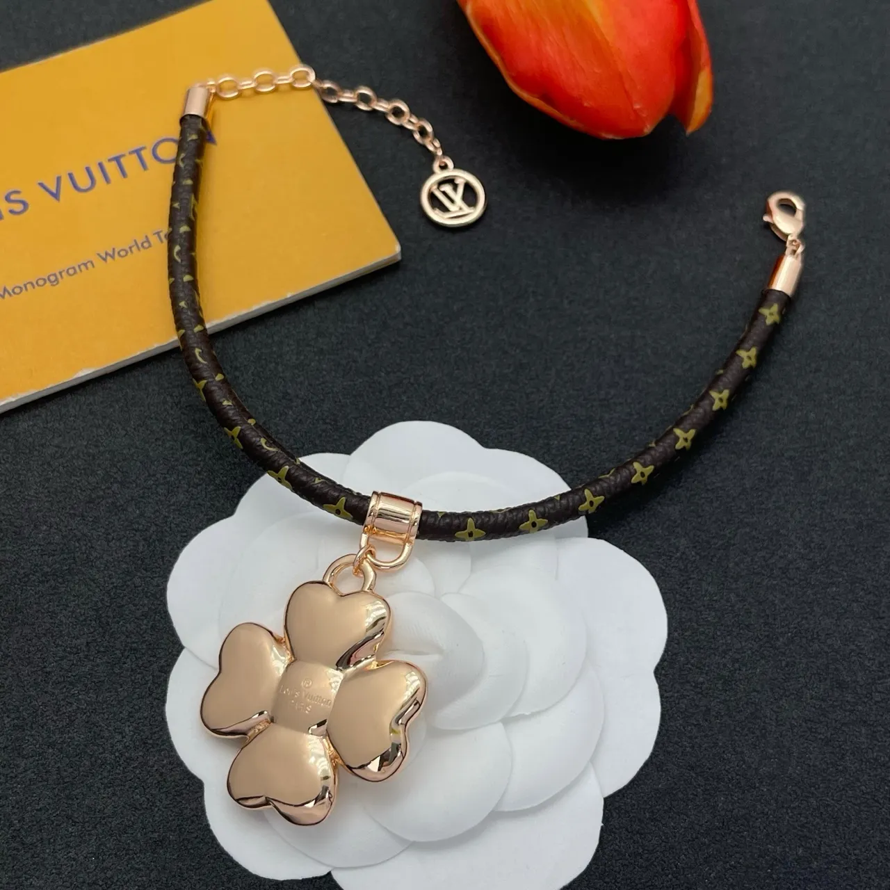 Louis Vuitton Marron Doré Tressé Monogram Cuir Cordon Métal Hardware Bracelet 4