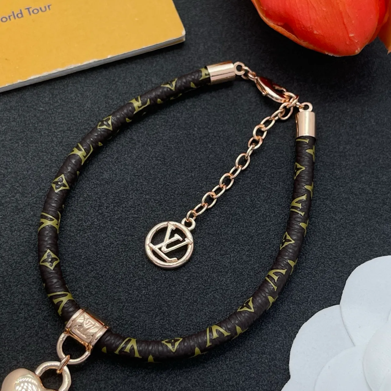 Louis Vuitton Marron Doré Tressé Monogram Cuir Cordon Métal Hardware Bracelet 6