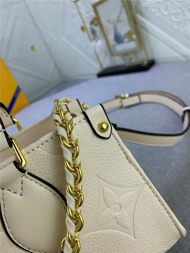 Louis Vuitton Capucines Beige Gold Structured Top-Handle Monogram Leather Handbag 5