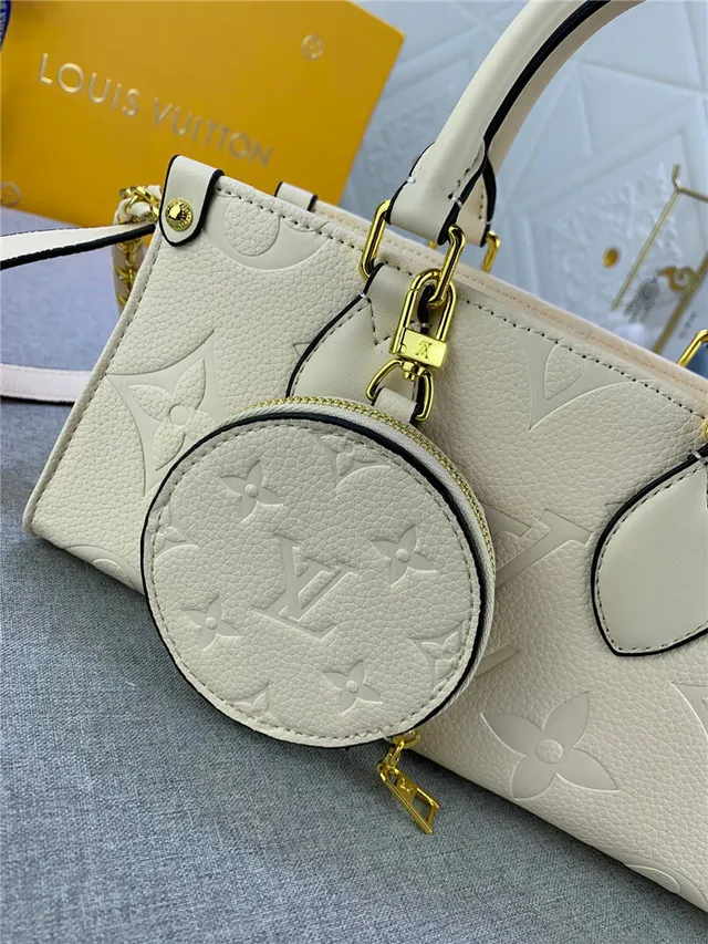 Louis Vuitton Capucines Beige Gold Structured Top-Handle Monogram Leather Handbag 6