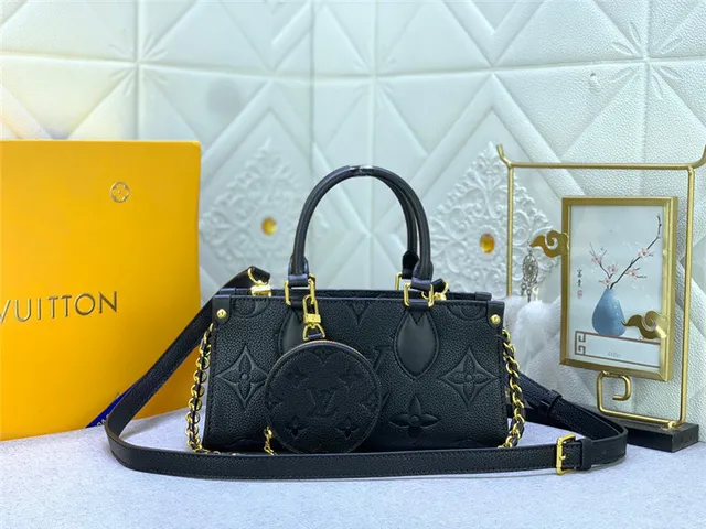Louis Vuitton Capucines Beige Gold Structured Top-Handle Monogram Leather Handbag 18