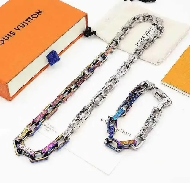Louis Vuitton Chain Reaction Silver-Tone Monogram Link Necklace 2