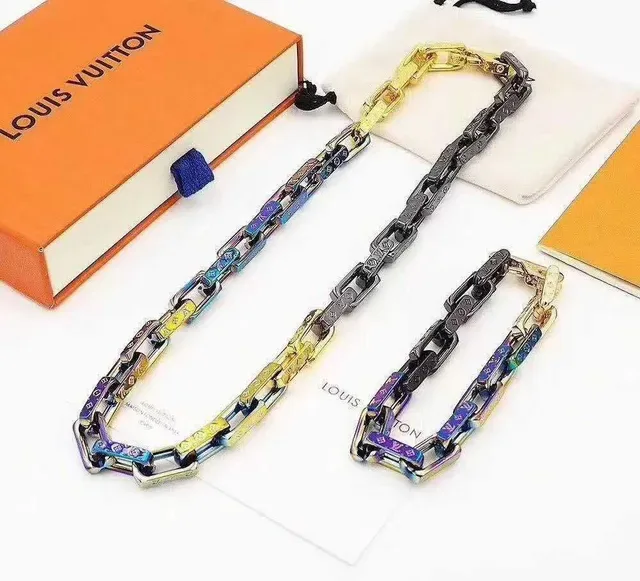 Louis Vuitton Chain Reaction Silver-Tone Monogram Link Necklace 3