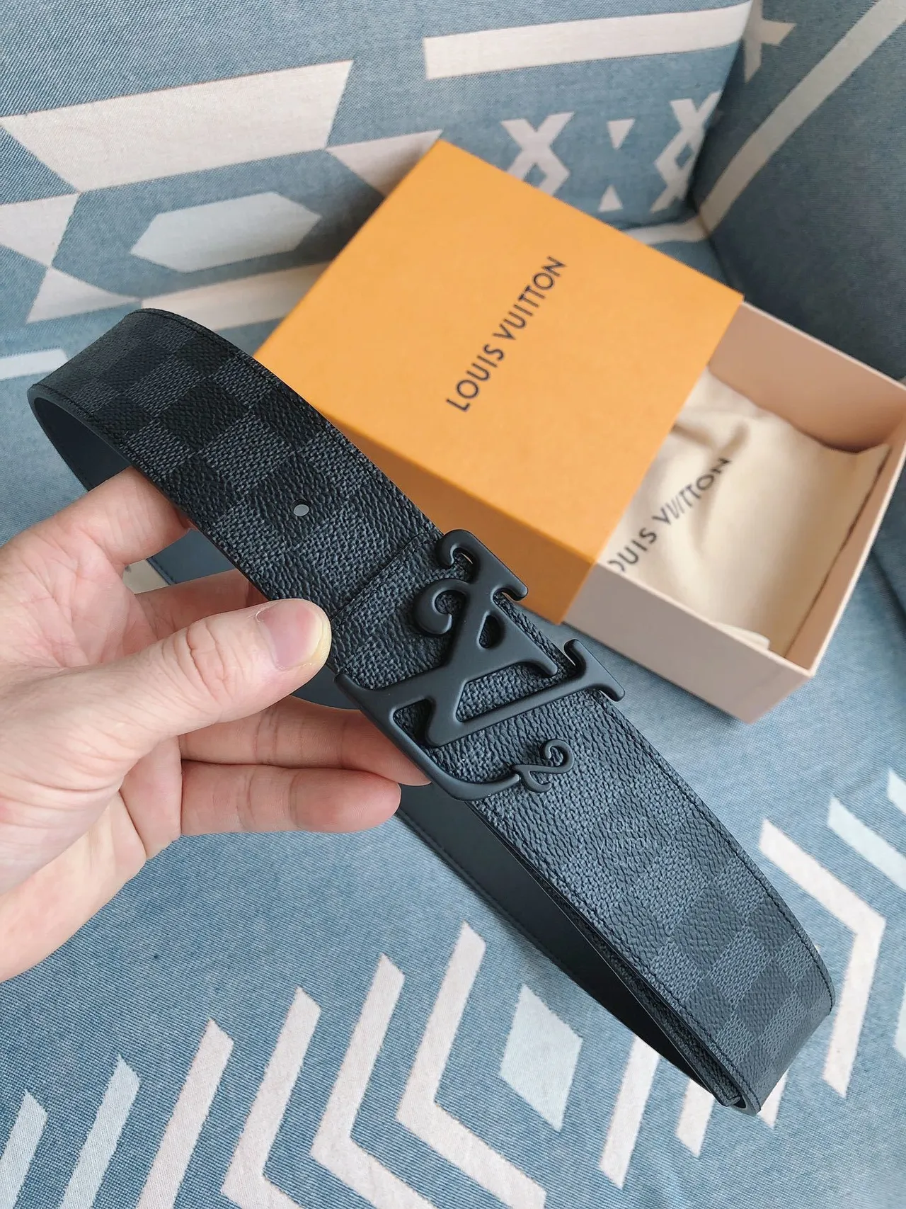 Louis Vuitton Damier Graphite حزام أزرق أسود مربعات منحوت مونوغرام مشبك حزام جلد 8