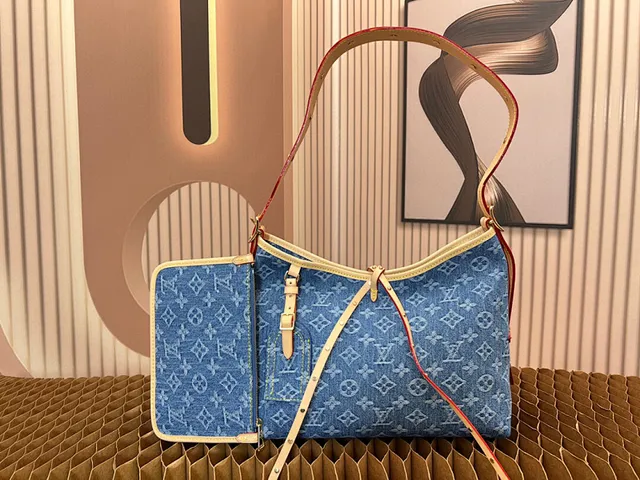 Louis Vuitton Denim Hobo Bleu Beige Monogramme Silhouette Décontractée Sac Hobo 2