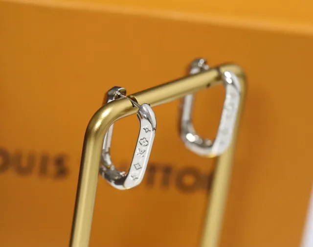Louis Vuitton Engraved Monogram Flower Rectangular Hoop Earrings 4