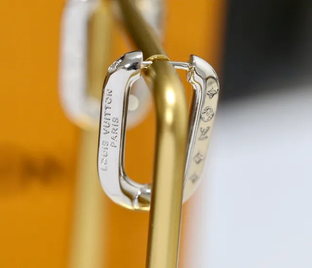 Louis Vuitton Engraved Monogram Flower Rectangular Hoop Earrings 7